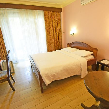 Imperial Golf View Hotel Ентеббе Екстер'єр фото