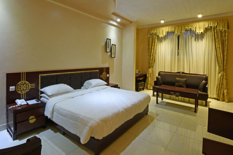 Imperial Golf View Hotel Ентеббе Екстер'єр фото