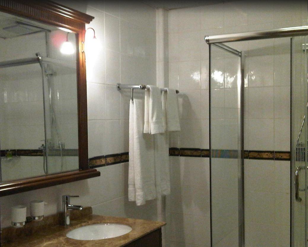Imperial Golf View Hotel Ентеббе Екстер'єр фото