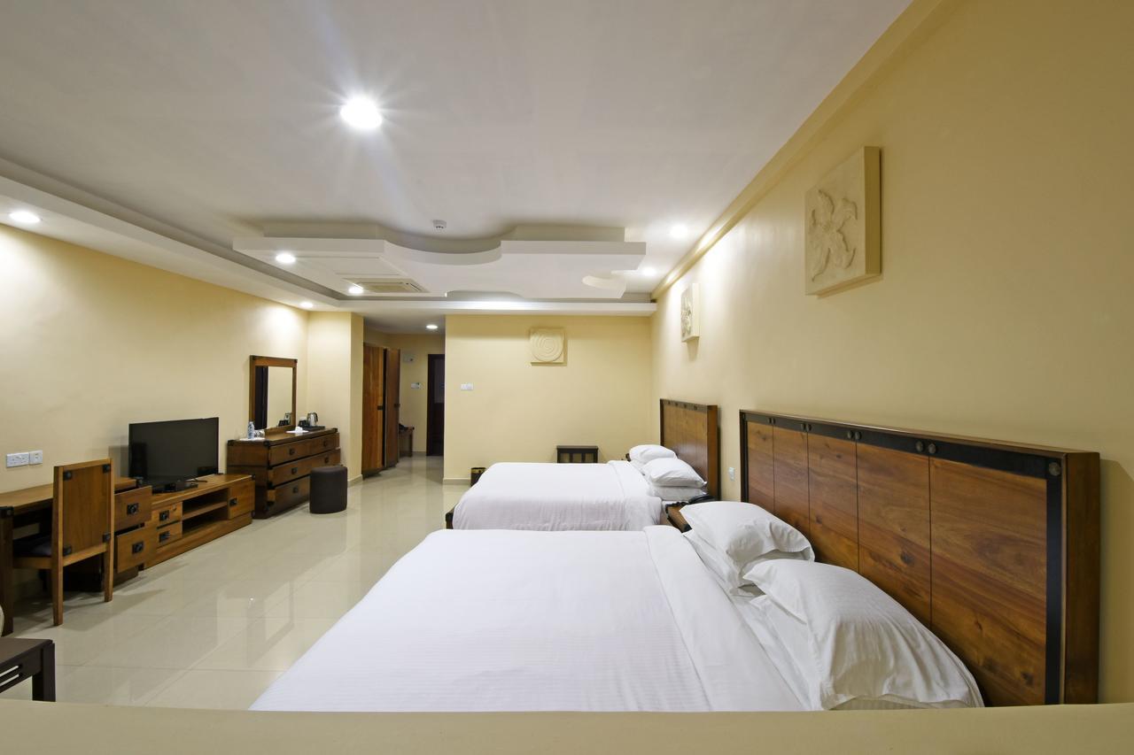 Imperial Golf View Hotel Ентеббе Екстер'єр фото