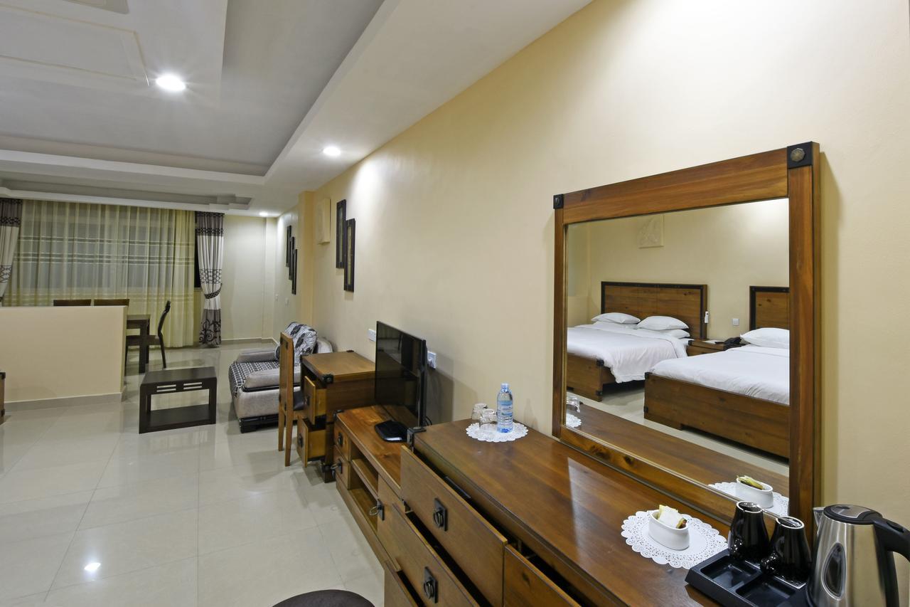 Imperial Golf View Hotel Ентеббе Екстер'єр фото