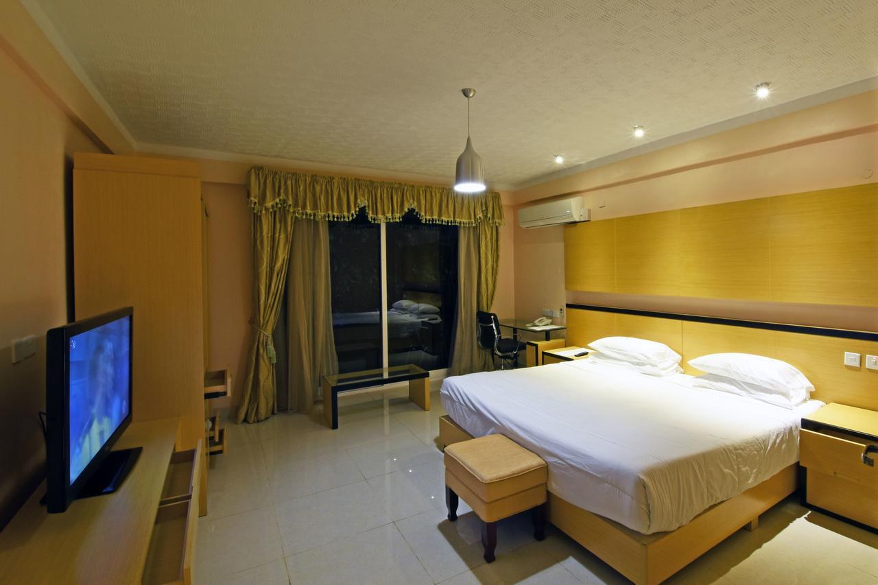 Imperial Golf View Hotel Ентеббе Екстер'єр фото