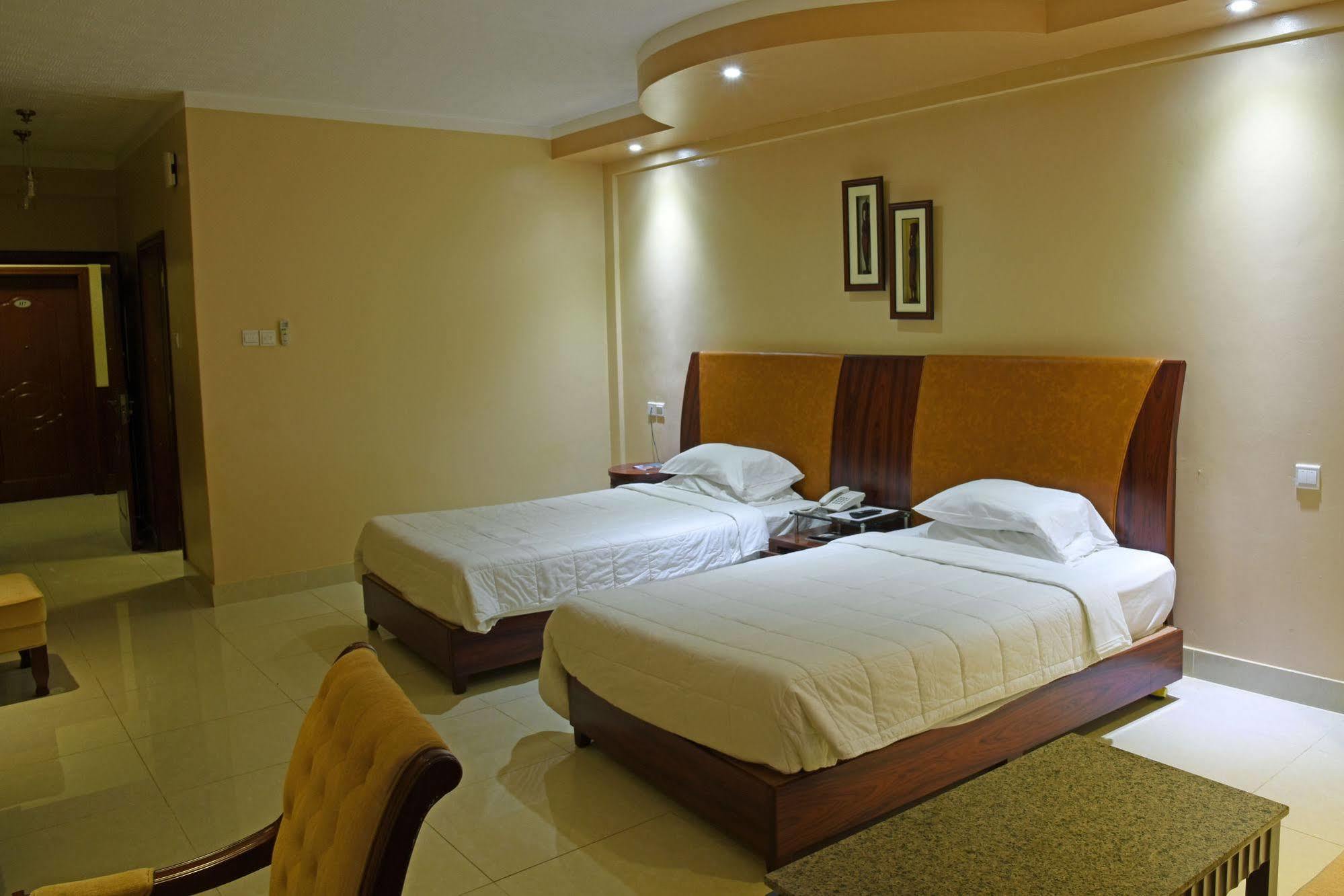 Imperial Golf View Hotel Ентеббе Екстер'єр фото
